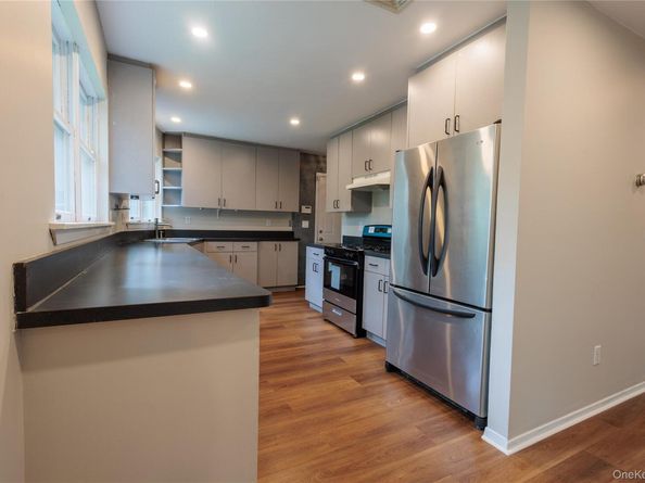 14 Hill Road, Saint James NY 11780