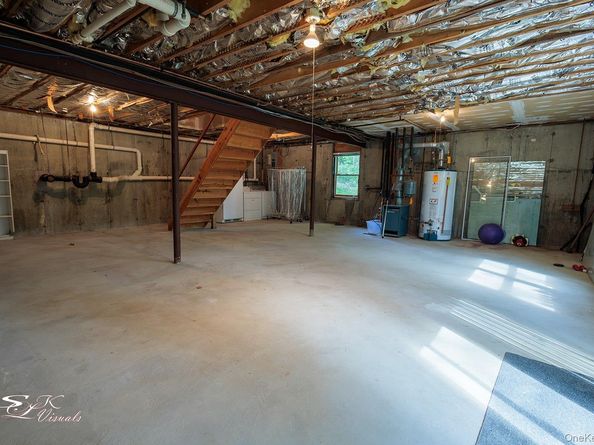 14 Hill Road, Saint James NY 11780