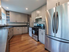 14 Hill Road, Saint James NY 11780