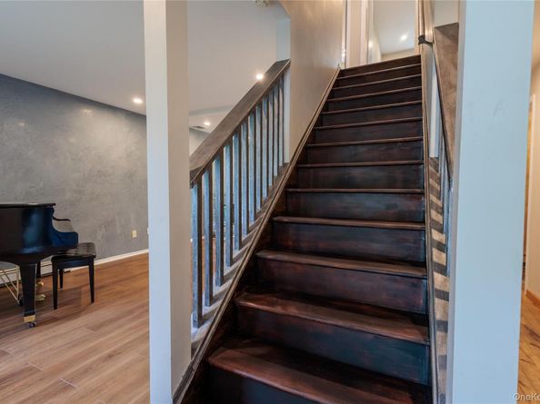 14 Hill Road, Saint James NY 11780