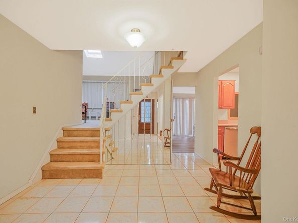 154 Acorn Avenue, Central Islip NY 11722