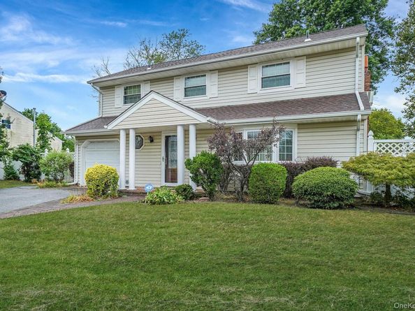 154 Acorn Avenue, Central Islip NY 11722