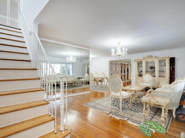 69A Warwick Road, Great Neck NY 11023