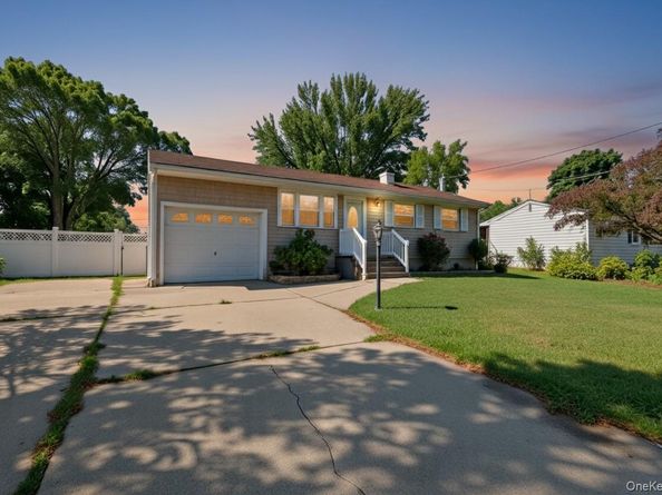 1706 Manatuck Boulevard, Bay Shore NY 11706