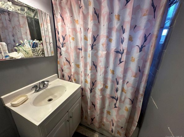 22289 Braddock Avenue 1G, Bellerose NY 11428