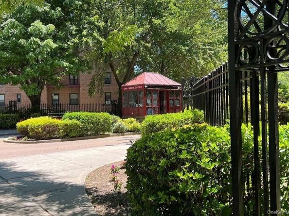 150-11 72nd Road 4H, Kew Garden Hills NY 11367