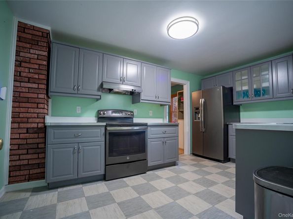 5 Charles Place, Huntington Station NY 11746