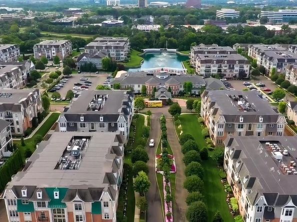 290 Roosevelt Way, Westbury NY 11590