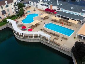 290 Roosevelt Way, Westbury NY 11590