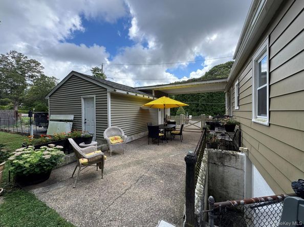 443 N Country, Sound Beach NY 11789