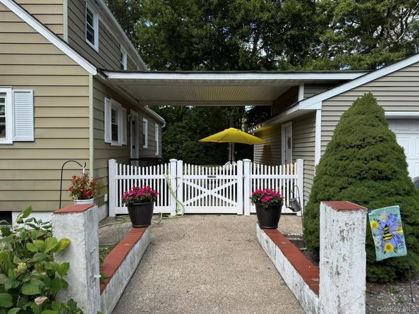 443 N Country, Sound Beach NY 11789