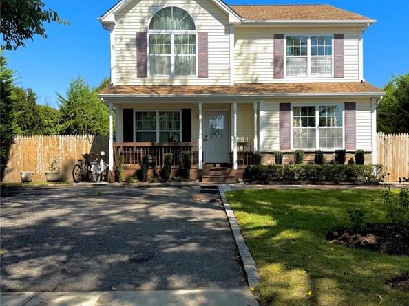 5 Evans Place, Bay Shore NY 11706