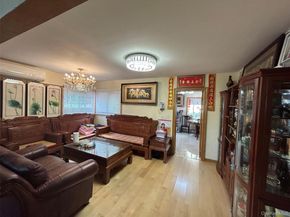 42 Lahey Street, New Hyde Park NY 11040