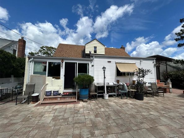 42 Lahey Street, New Hyde Park NY 11040
