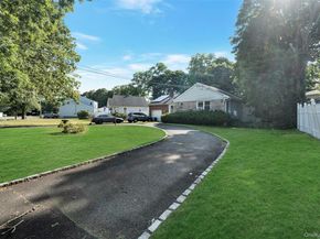 9 Melville rd N, Huntington Station NY 11746