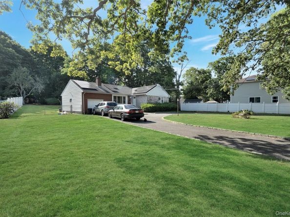 9 Melville rd N, Huntington Station NY 11746