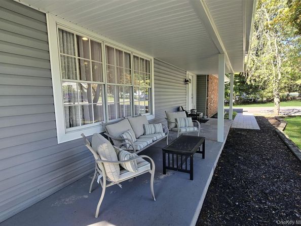 26 Royal Way, Shoreham NY 11786