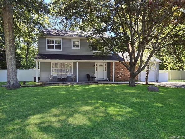 26 Royal Way, Shoreham NY 11786