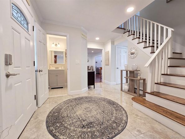 26 Royal Way, Shoreham NY 11786