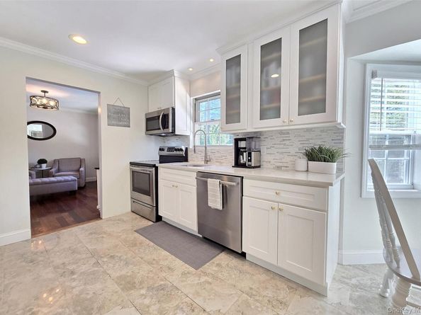 26 Royal Way, Shoreham NY 11786