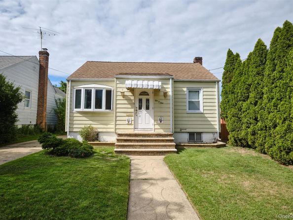 101 Hampton Avenue, Albertson NY 11507
