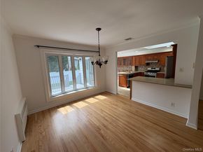 15 Morris Drive, Syosset NY 11791