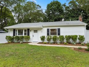 7 Artist Drive, Middle Island NY 11953