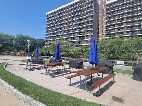 152-18 Union Turnpike 11A, Flushing NY 11367