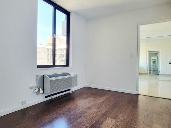 152-18 Union Turnpike 11A, Flushing NY 11367
