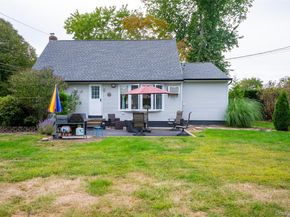 4 Andam Way, Saint James NY 11780
