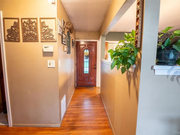 4 Andam Way, Saint James NY 11780