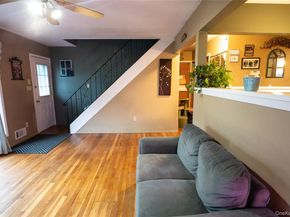 4 Andam Way, Saint James NY 11780