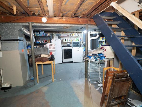 4 Andam Way, Saint James NY 11780