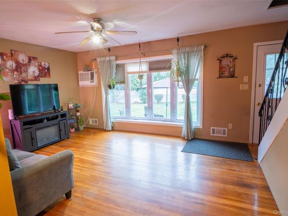 4 Andam Way, Saint James NY 11780