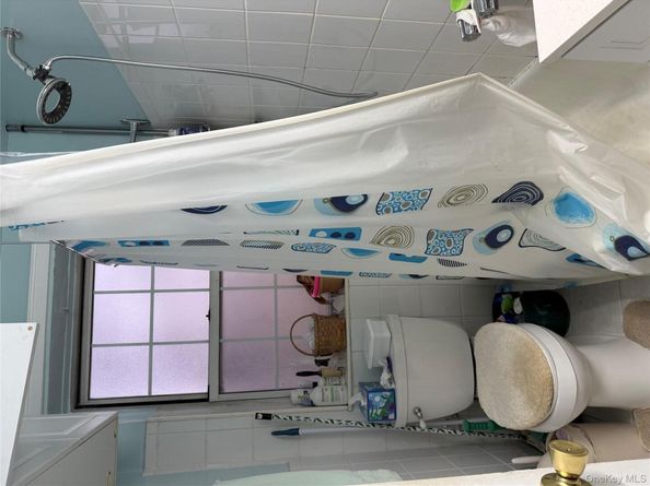 77-28 Vleigh Pl. 81 B, Flushing NY 11367