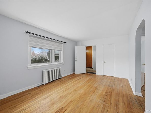 263-03 73rd Avenue 03, Glen Oaks NY 11004