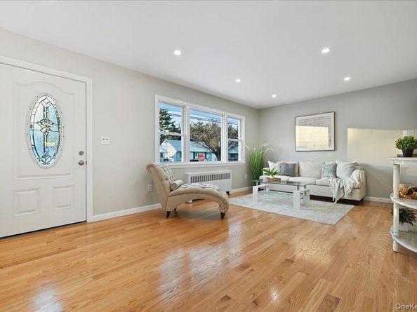 70 Nevada Street, Hicksville NY 11801