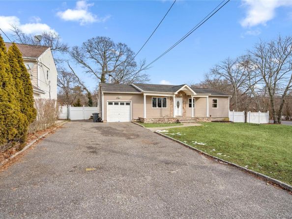 6 Edward Court, Lake Ronkonkoma NY 11779