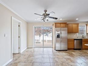 6 Edward Court, Lake Ronkonkoma NY 11779