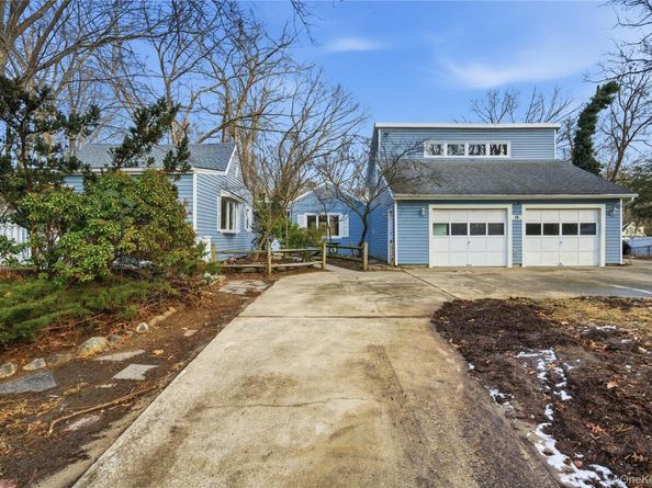 15 Corchaug Trail, Ridge NY 11961