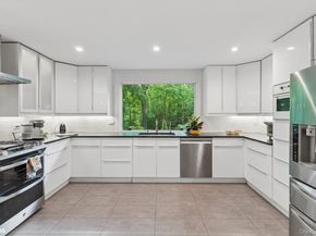 383 254th Street, Bronx NY 10471