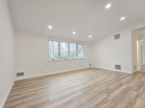 21 Possum Lane, East Setauket NY 11733