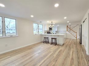 21 Possum Lane, East Setauket NY 11733