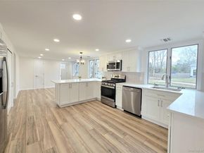 21 Possum Lane, East Setauket NY 11733