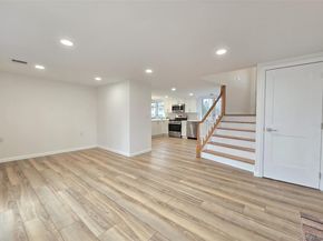 21 Possum Lane, East Setauket NY 11733