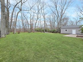 21 Possum Lane, East Setauket NY 11733