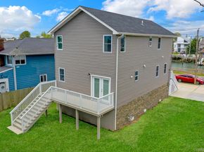 1010 California Place S, Island Park NY 11558