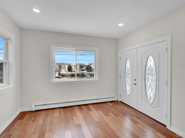 1010 California Place S, Island Park NY 11558