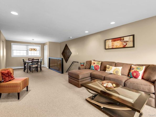 457 Village Drive 457, Hauppauge NY 11788