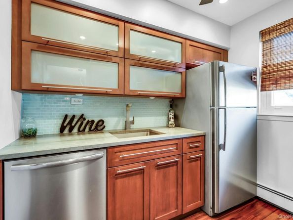 457 Village Drive 457, Hauppauge NY 11788